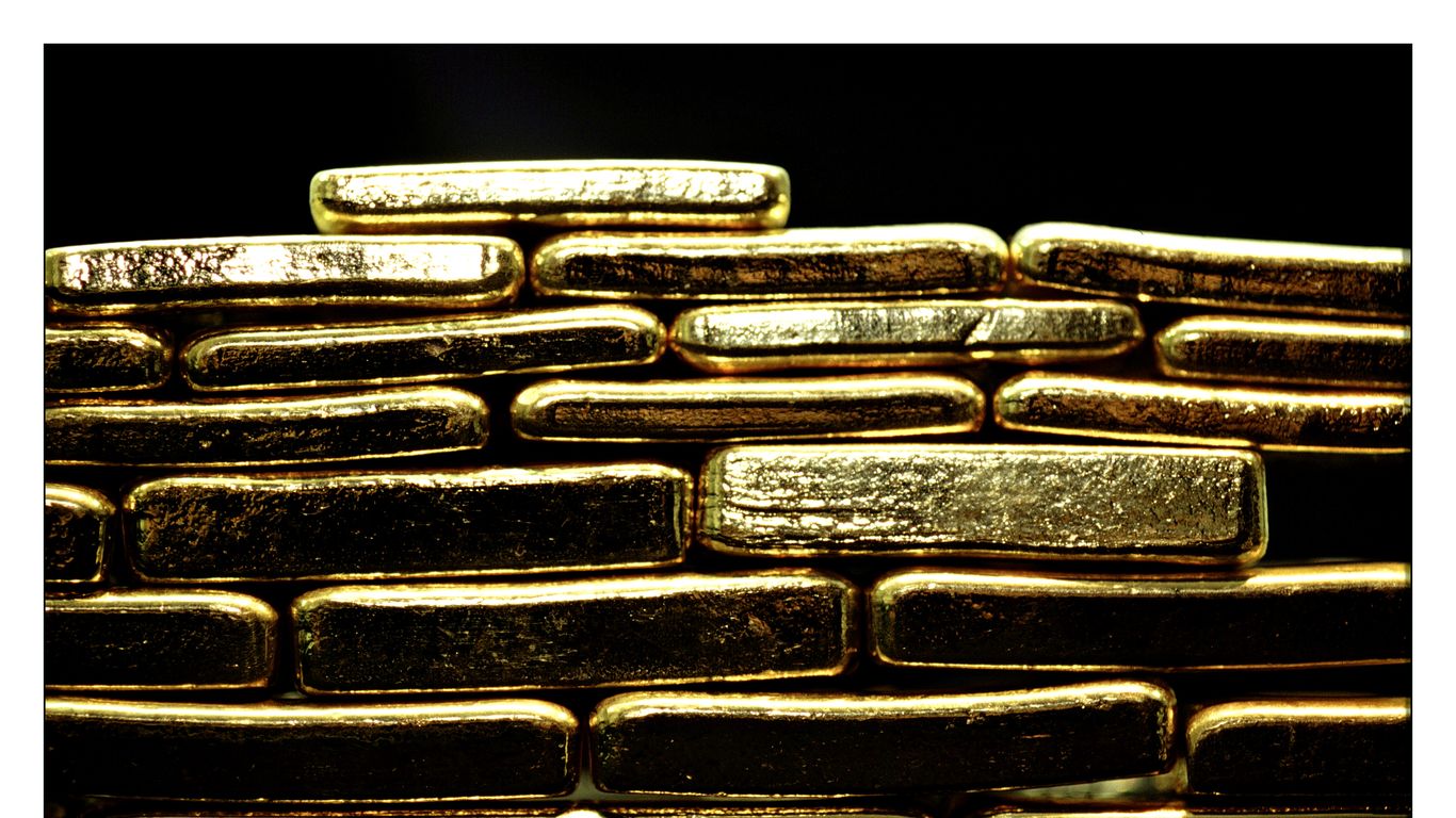 Scoop: Trump officials broker massive U.S.-Venezuela gold deal