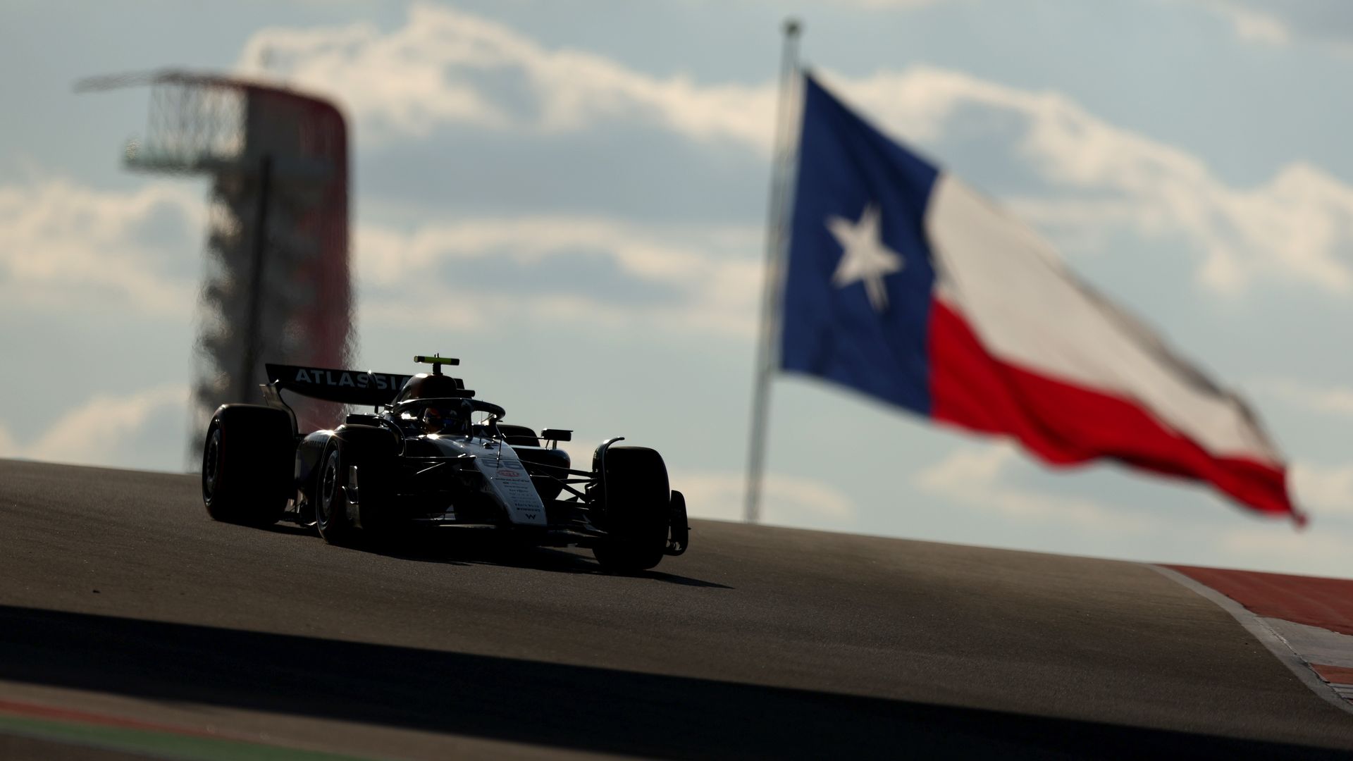 Carlos Sainz of Spain driving the (55) Williams FW47 Mercedes on track during Sprint Qualifying ahead of the F1 Grand Prix of United States at Circuit of The Americas on October 17, 2025 in Austin, Texas.
