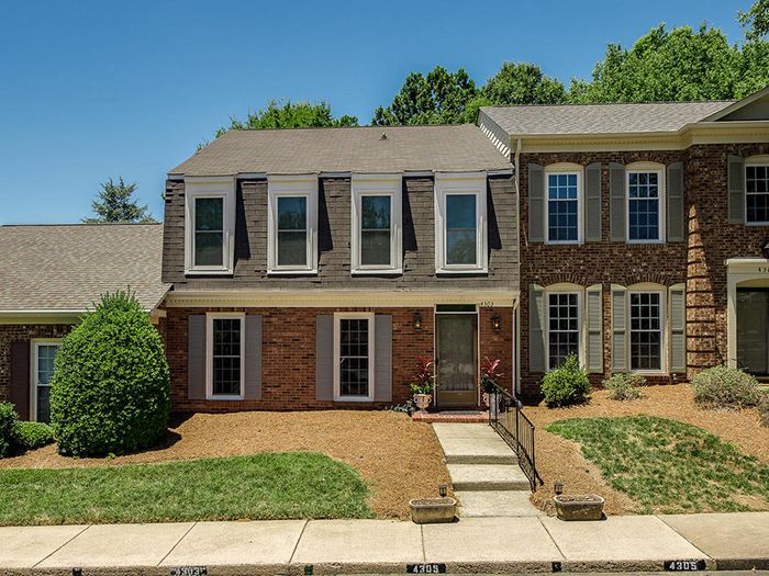 4303-Woodglen-Lane-exterior