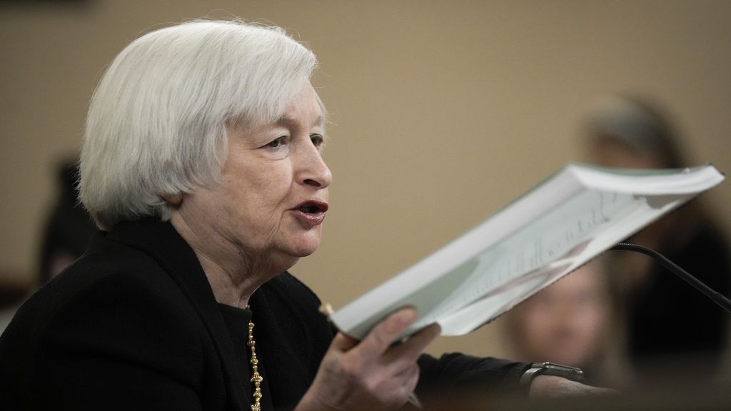 Yellen Tells Congress That U S Banking System Is Sound