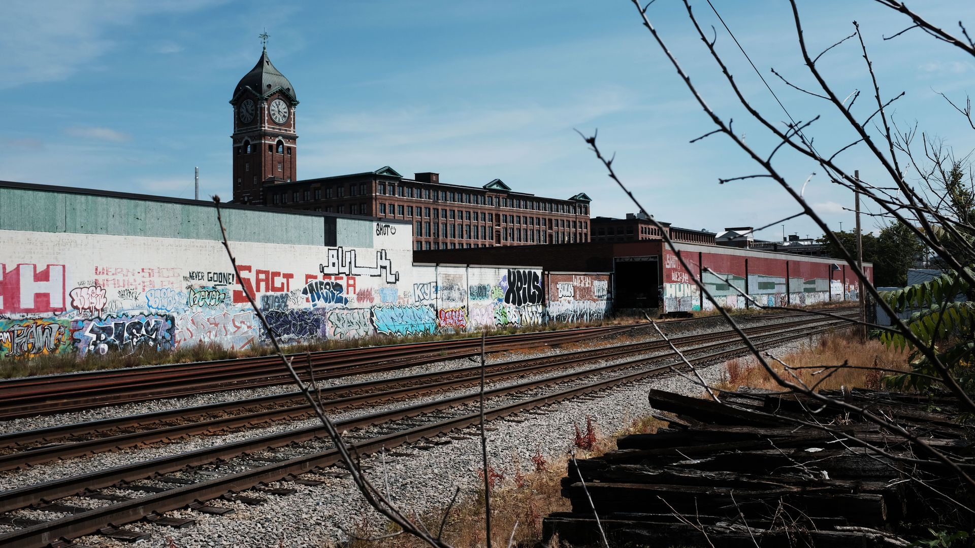 Railroad in a manufacturing city