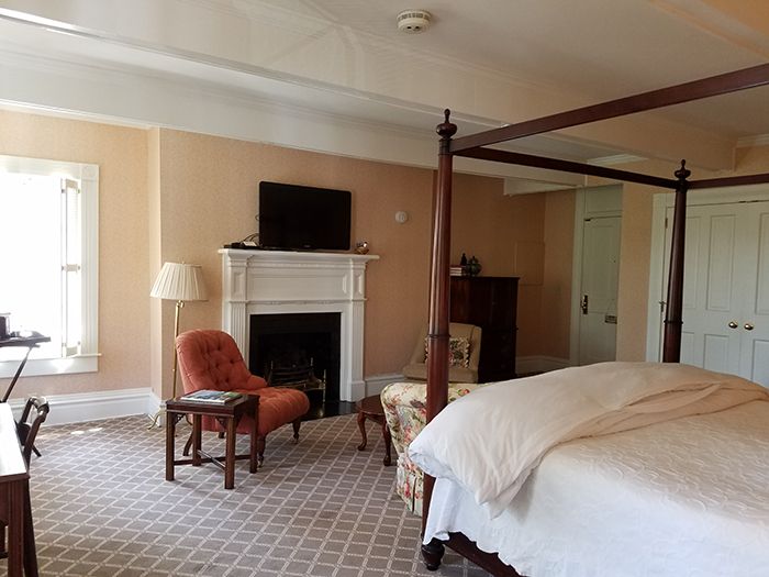 Willcox-hotel-bedroom