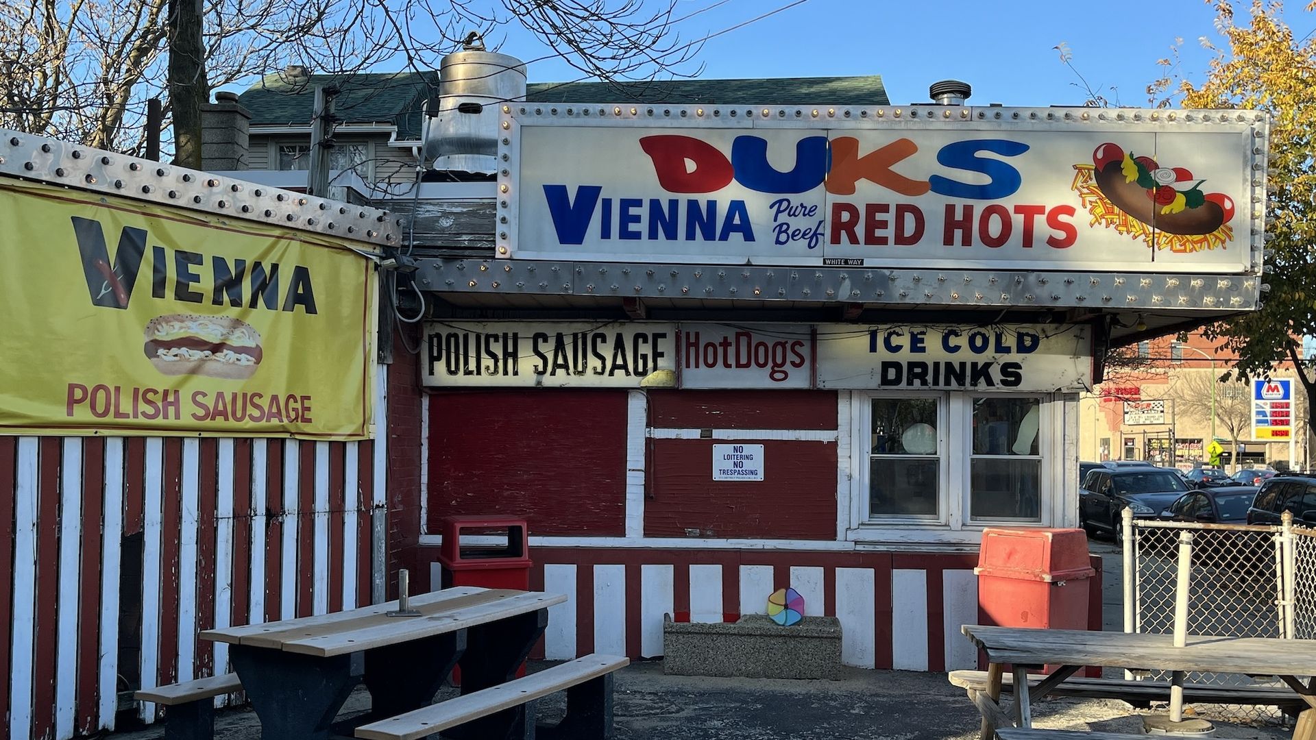 Photo of a facade of a restaurant
