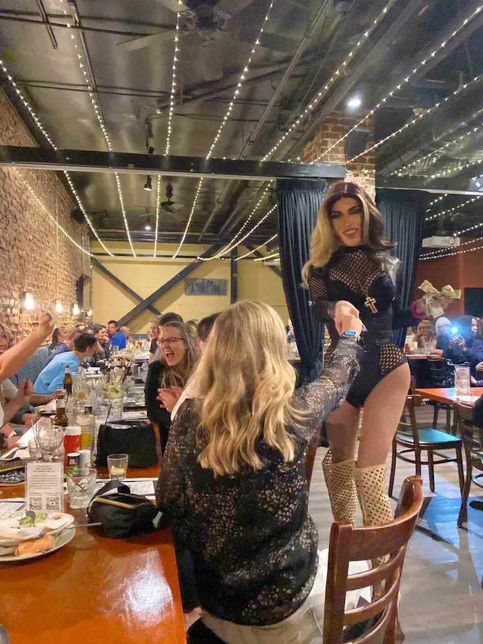 Dilworth Neighborhood Grille, Buff Faye's Drag Dinner