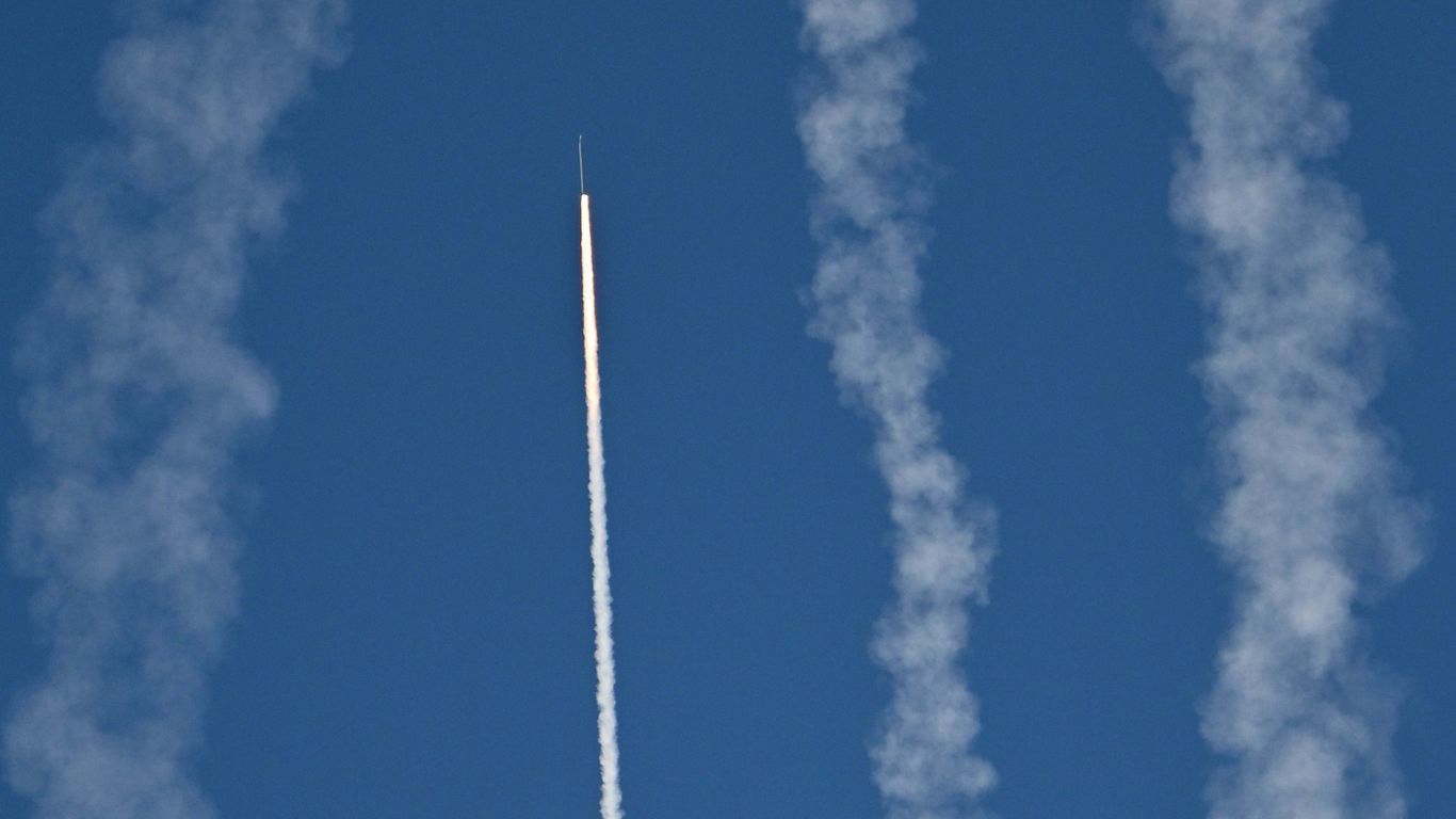 Photos: China holds military drills around Taiwan, but Trump says he's not worried