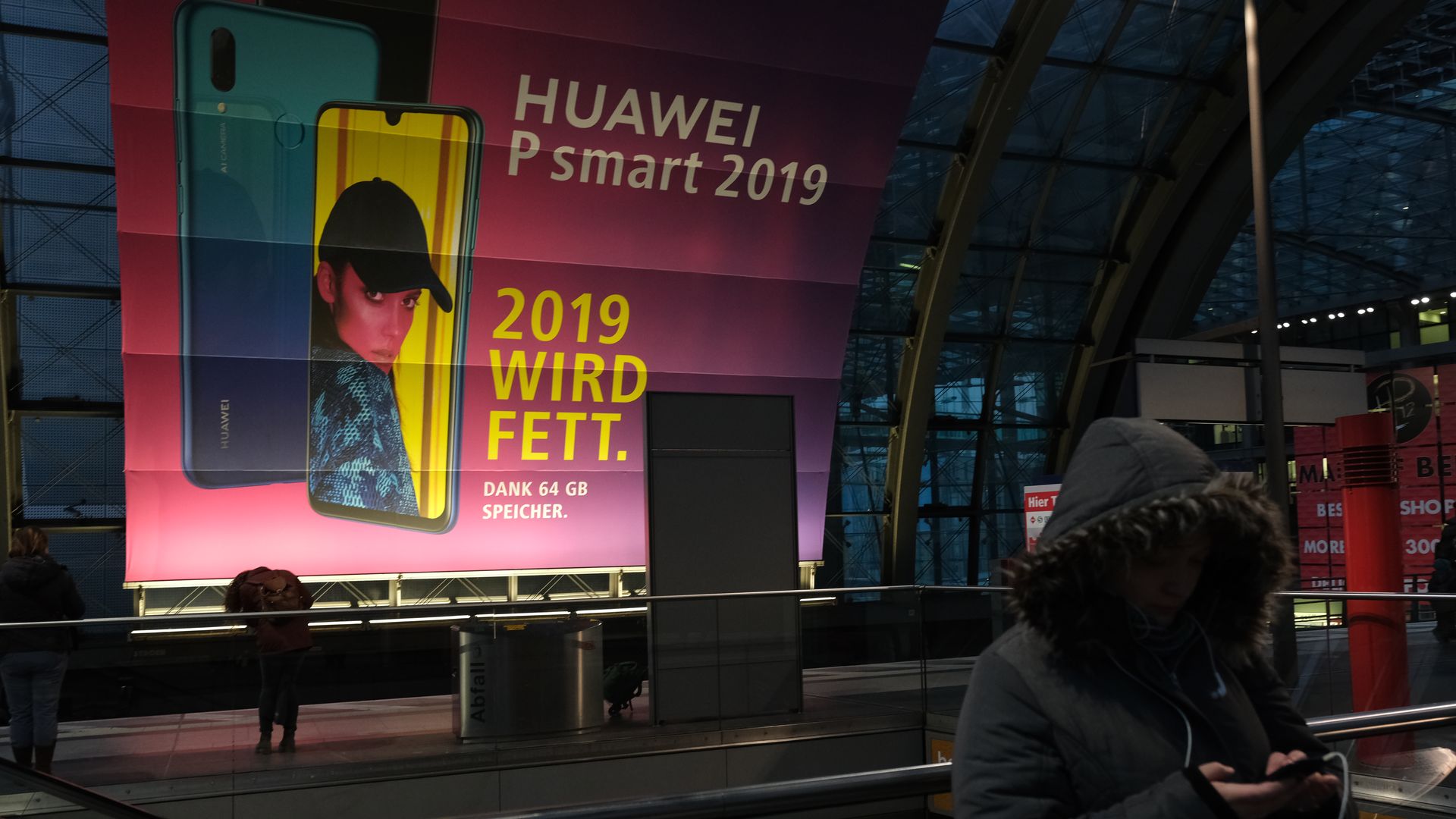 Photo of advertisement in Germany for Huawei phones