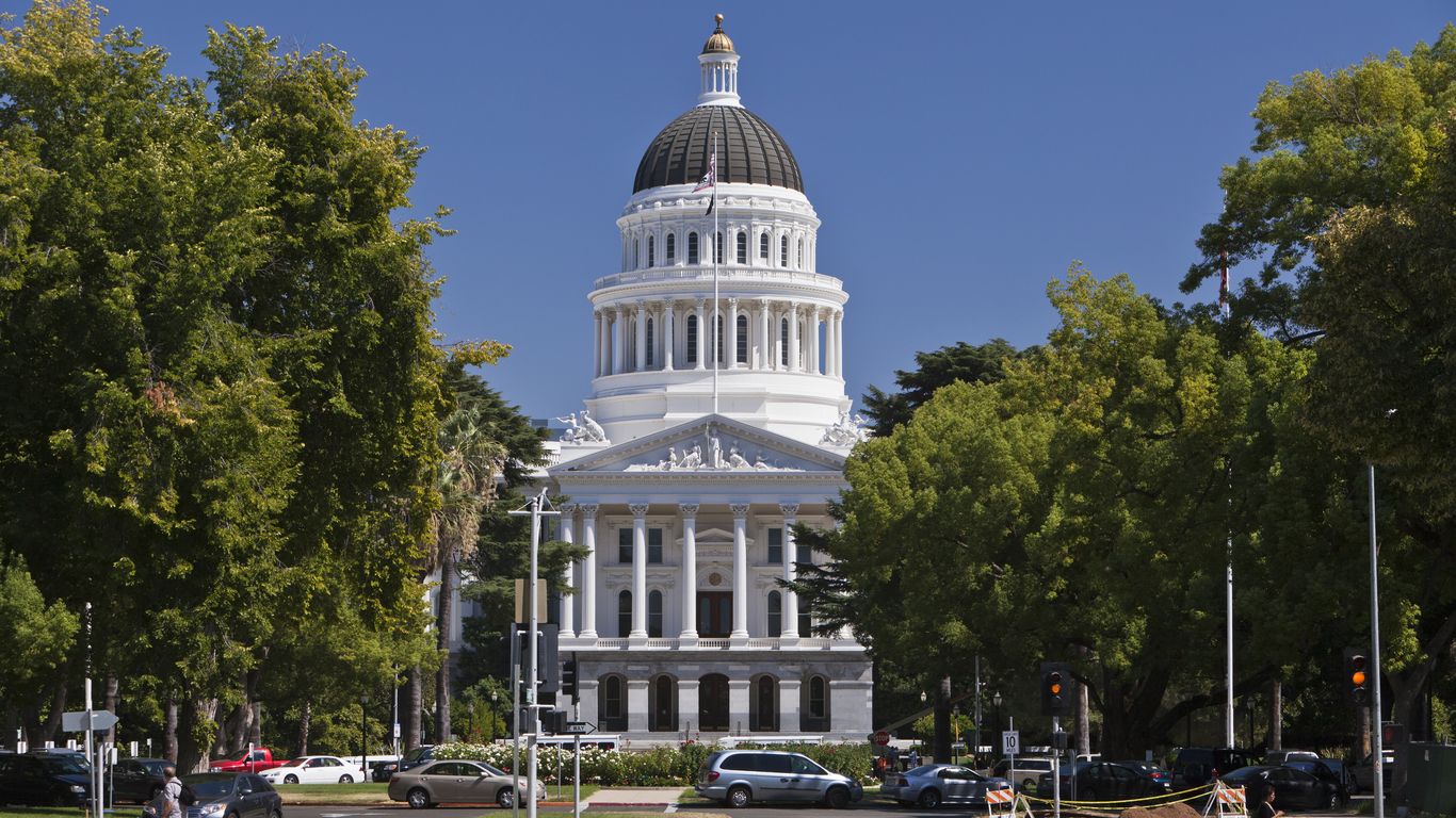 Consumer groups seek to defend California data privacy law