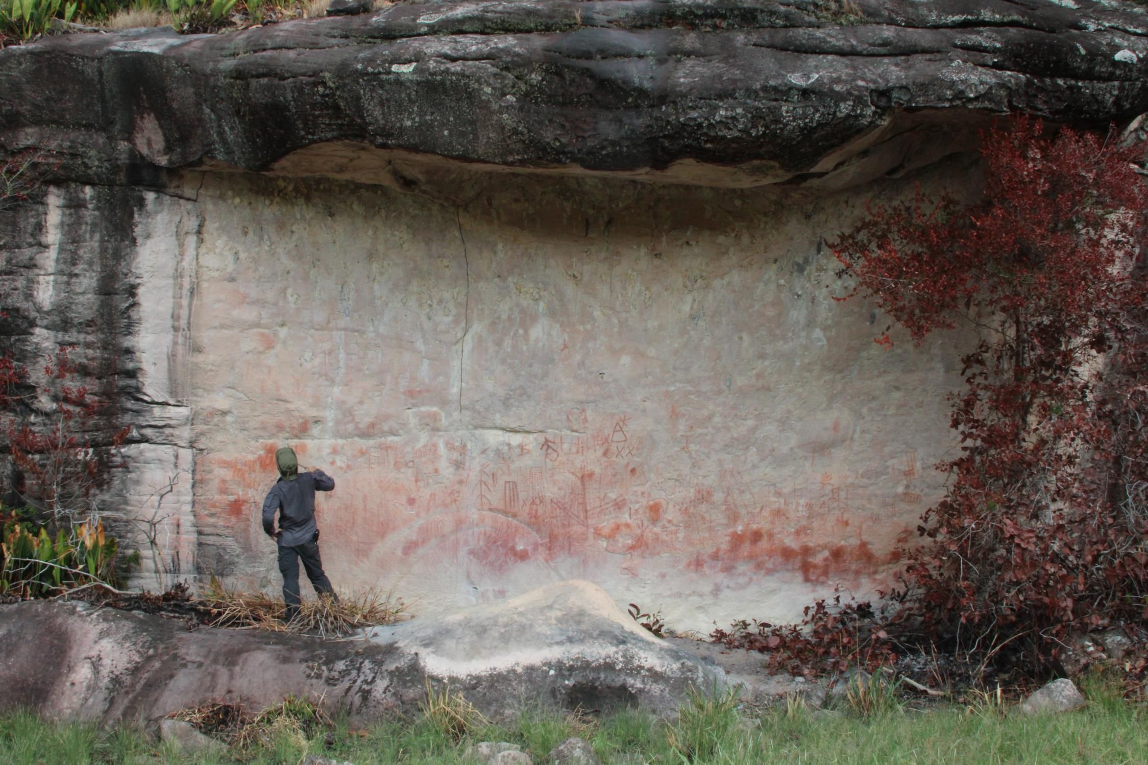 Venezuelan explorer's new discovery gives clues on ancient settlers