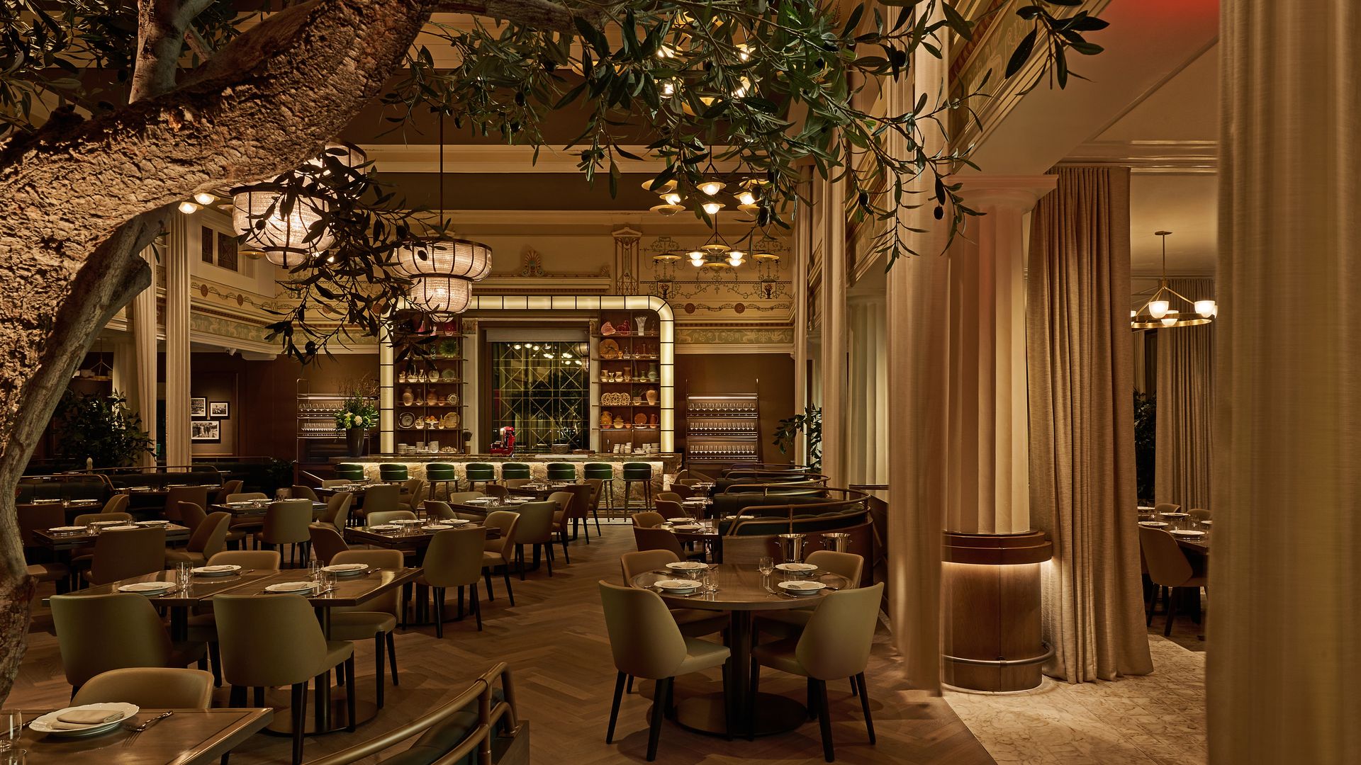 The interior of Elliott Aster at The Vinoy Resort & Golf Club.