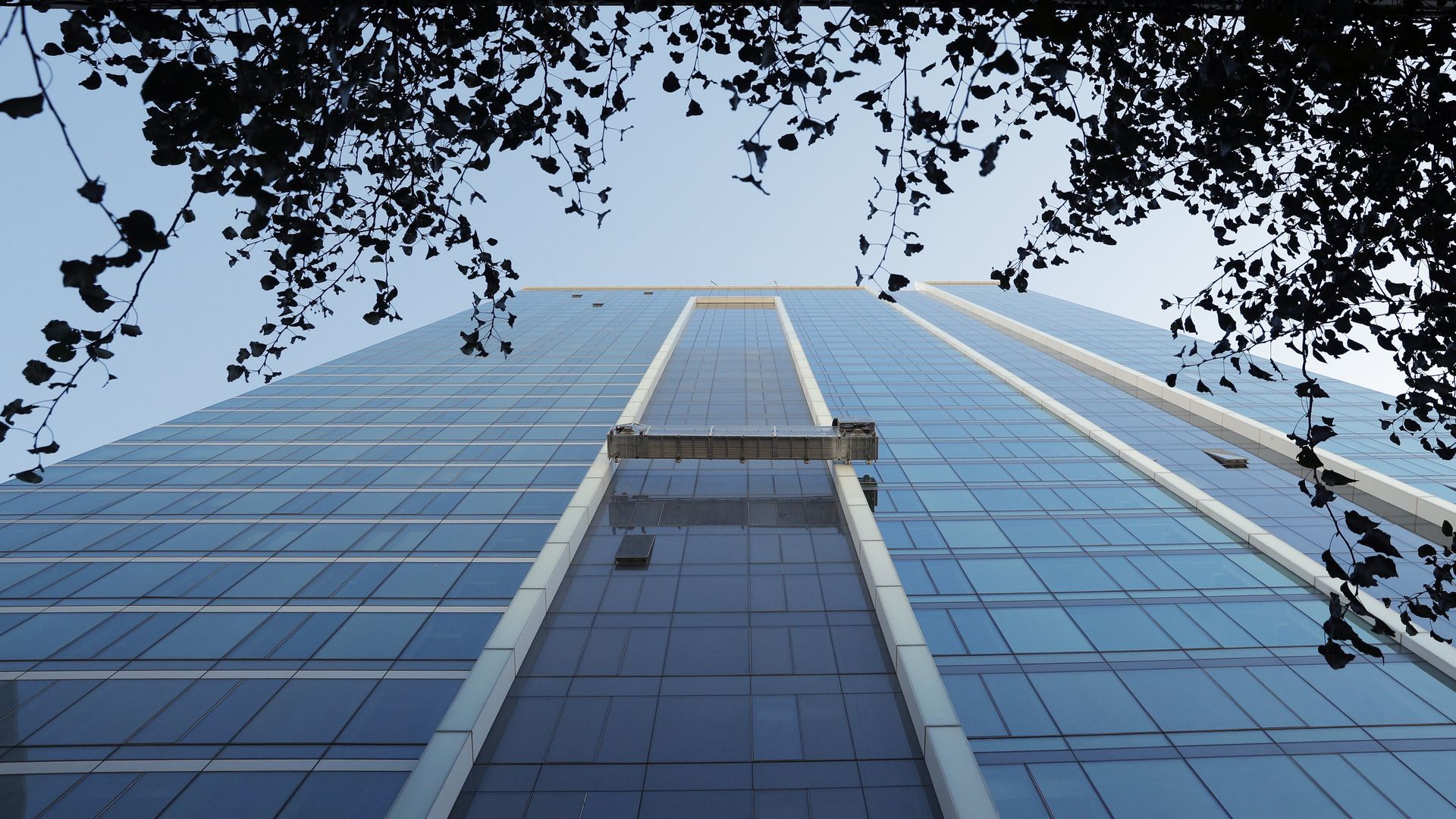Ground view of 33 tehama