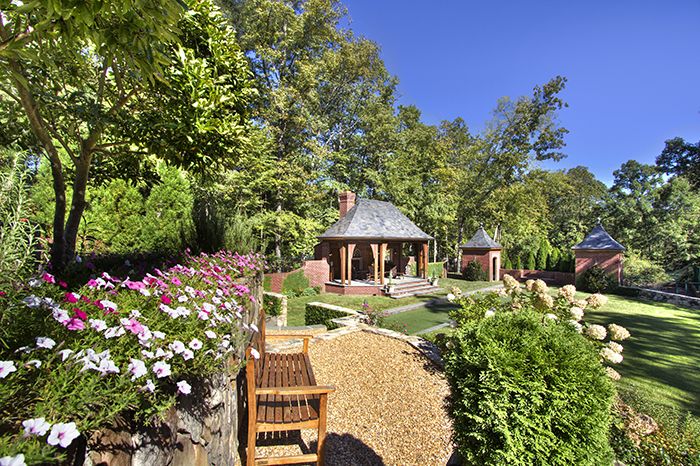 2019 Craigmore Drive garden