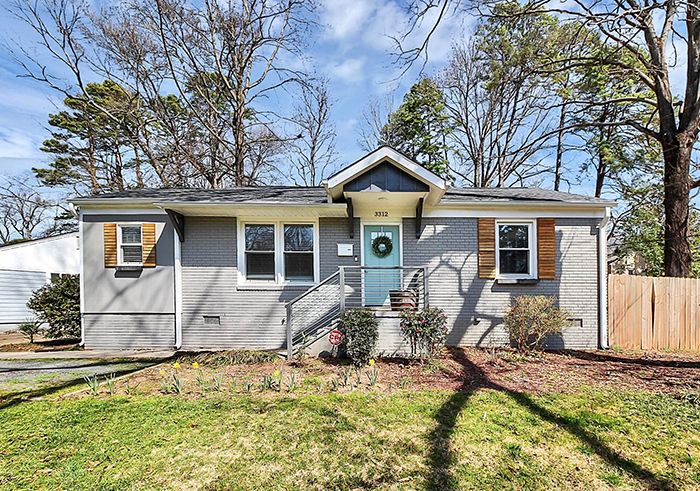 3312 Eastwood Dr,