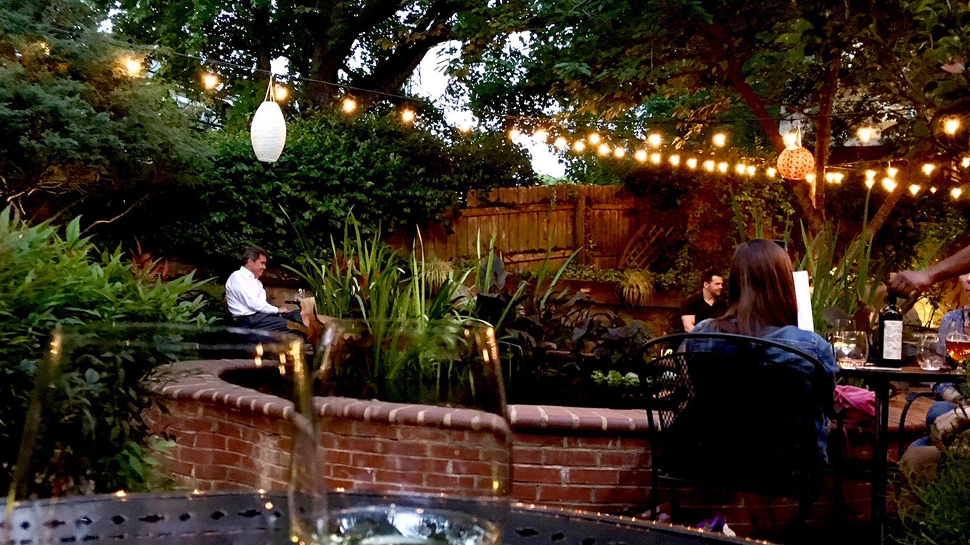 patio-at-dilworth-tasting-room
