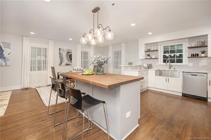 1223 Brockton Ln kitchen