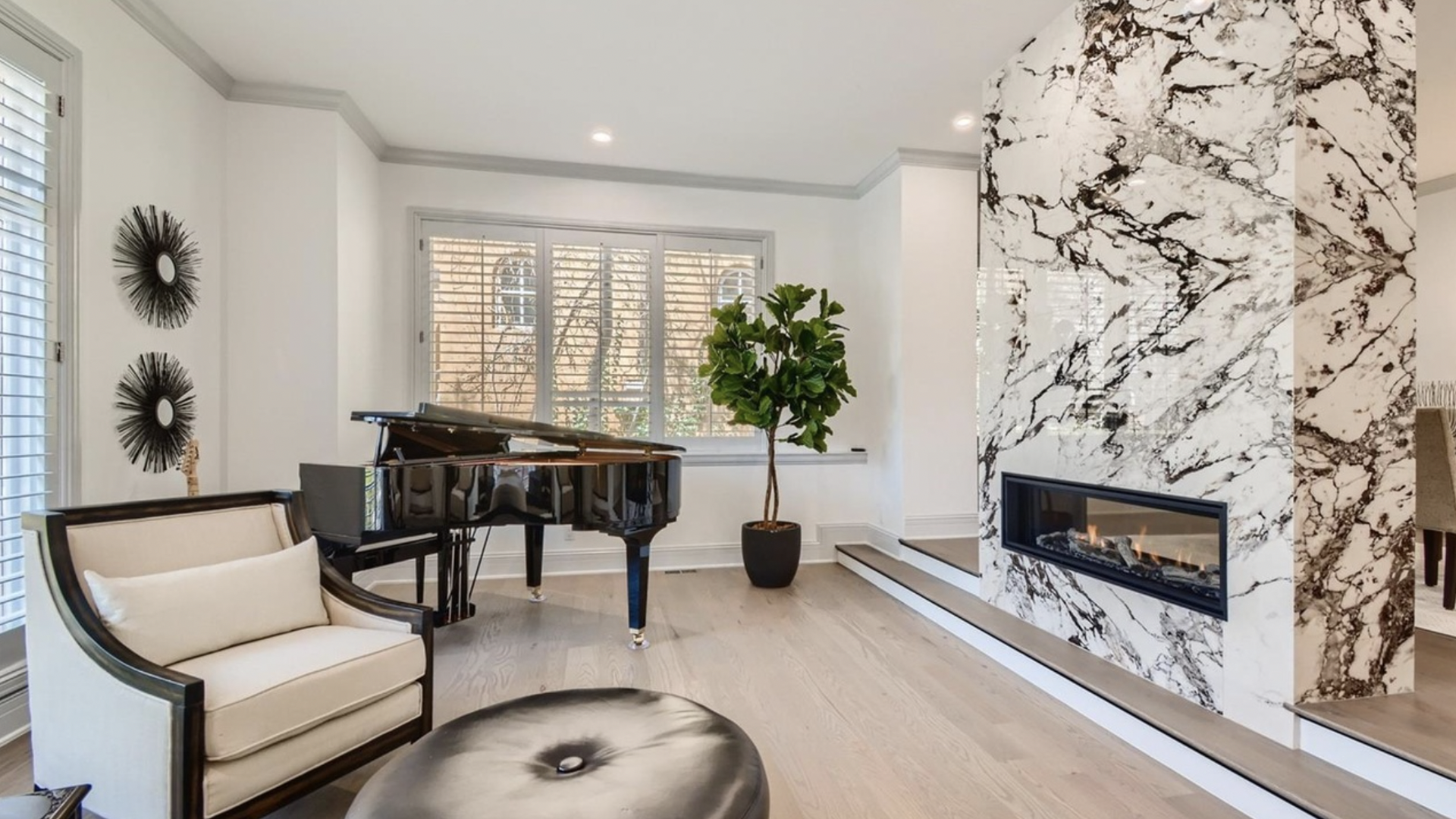 418 Steele. St. Photo courtesy of Virtuance