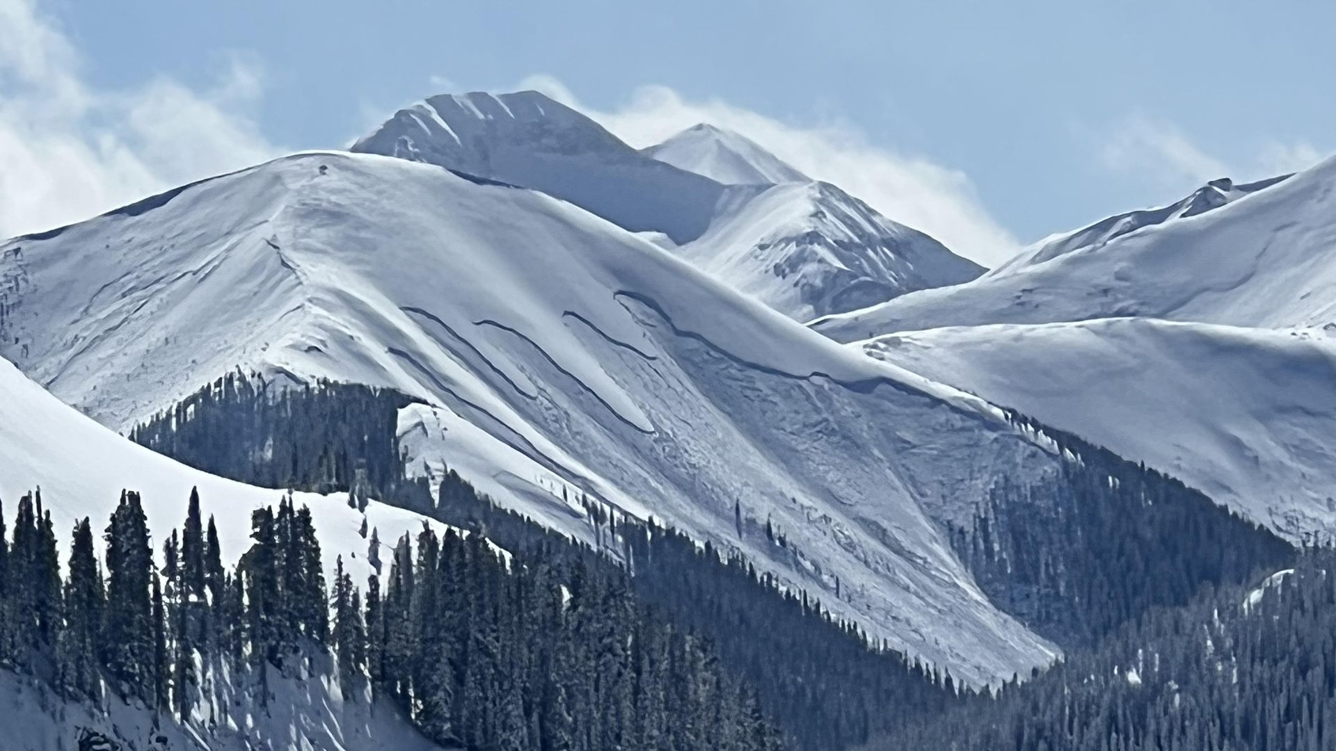 A natural avalanche Feb. 23 in the San Juan mountains. Photo courtesy of Byran Jarrett and CAIC.