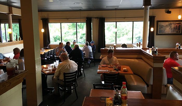 inside-luisa's-pizza-on-montford