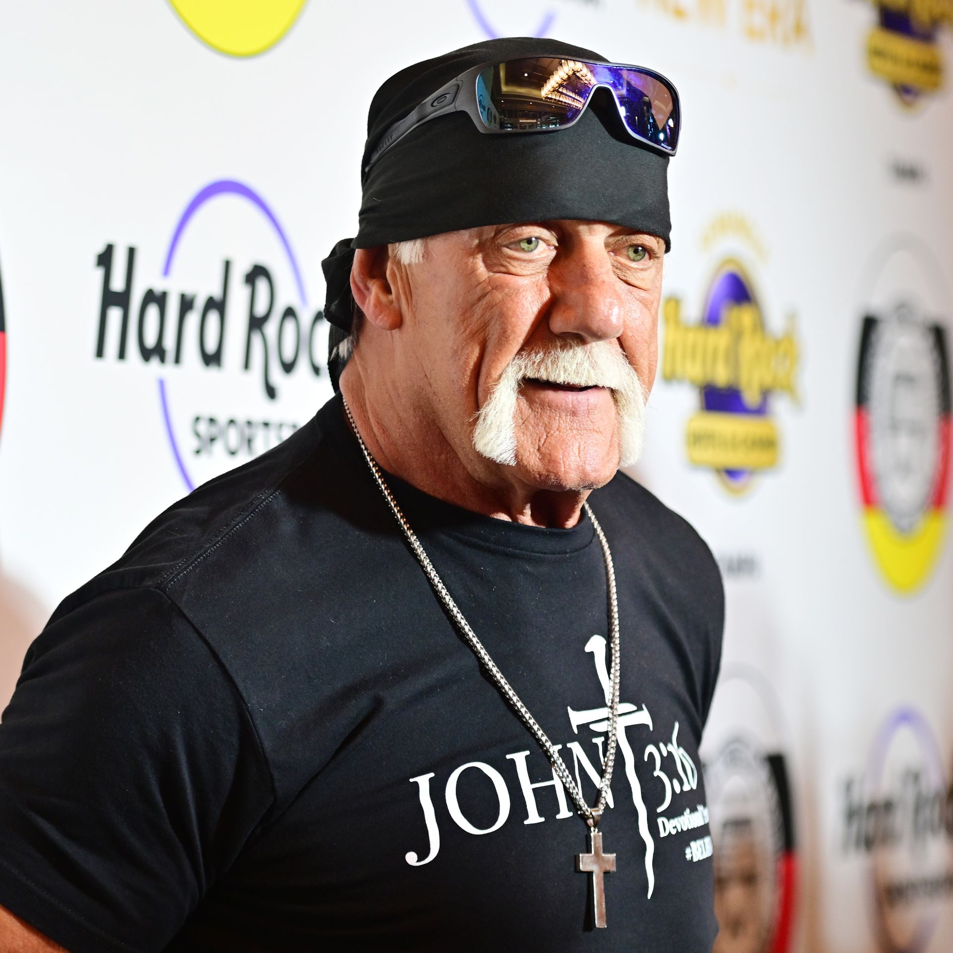 Hulk Hogan dies at 71 after cardiac arrest in Clearwater - Axios