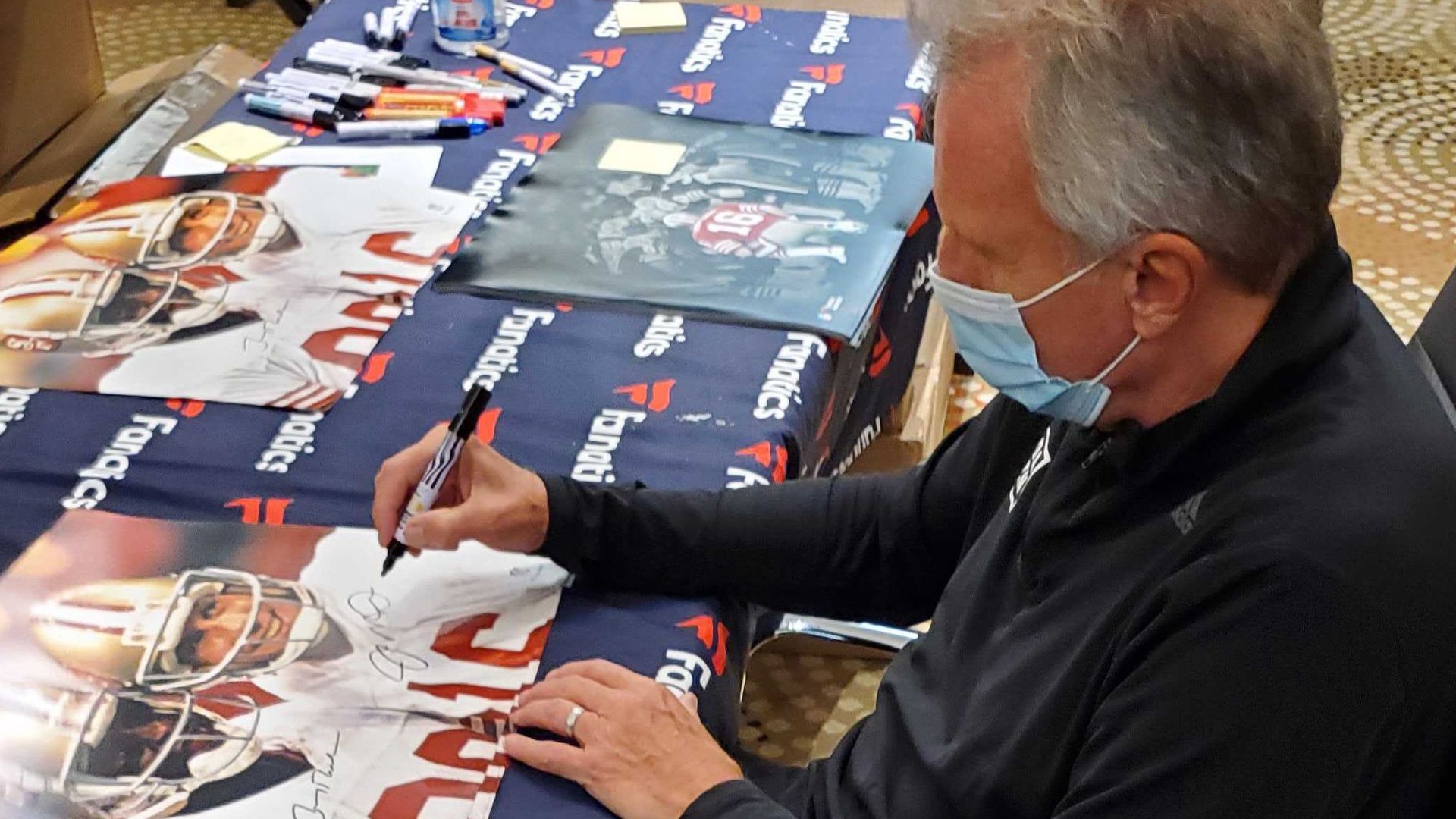 Joe Montana signing autographs