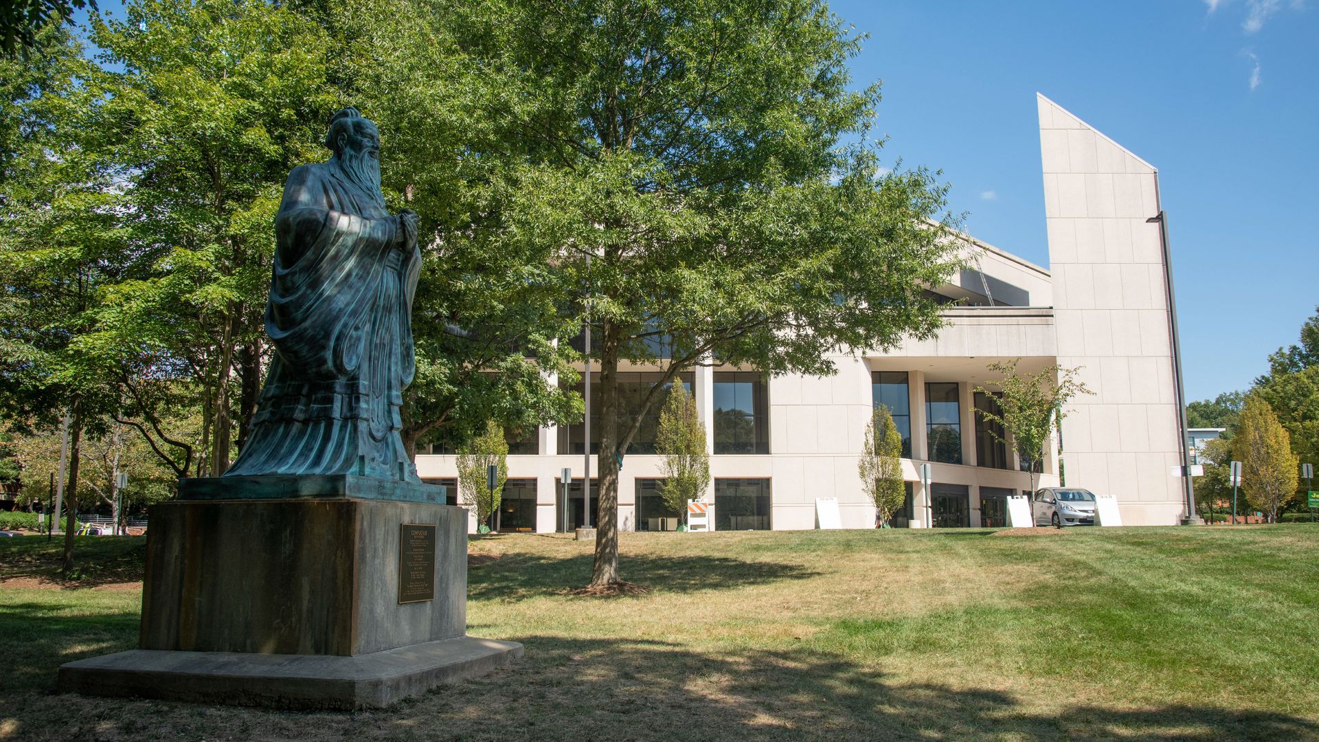 Statue of Confucius on the campus of George Mason University in Virginia. 