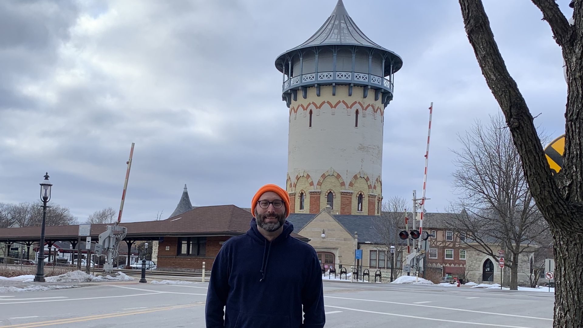 Photo of a man in front of a rotunda.