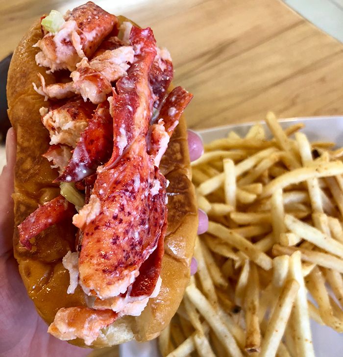 lobster-hi-tide-restaurant-charlotte