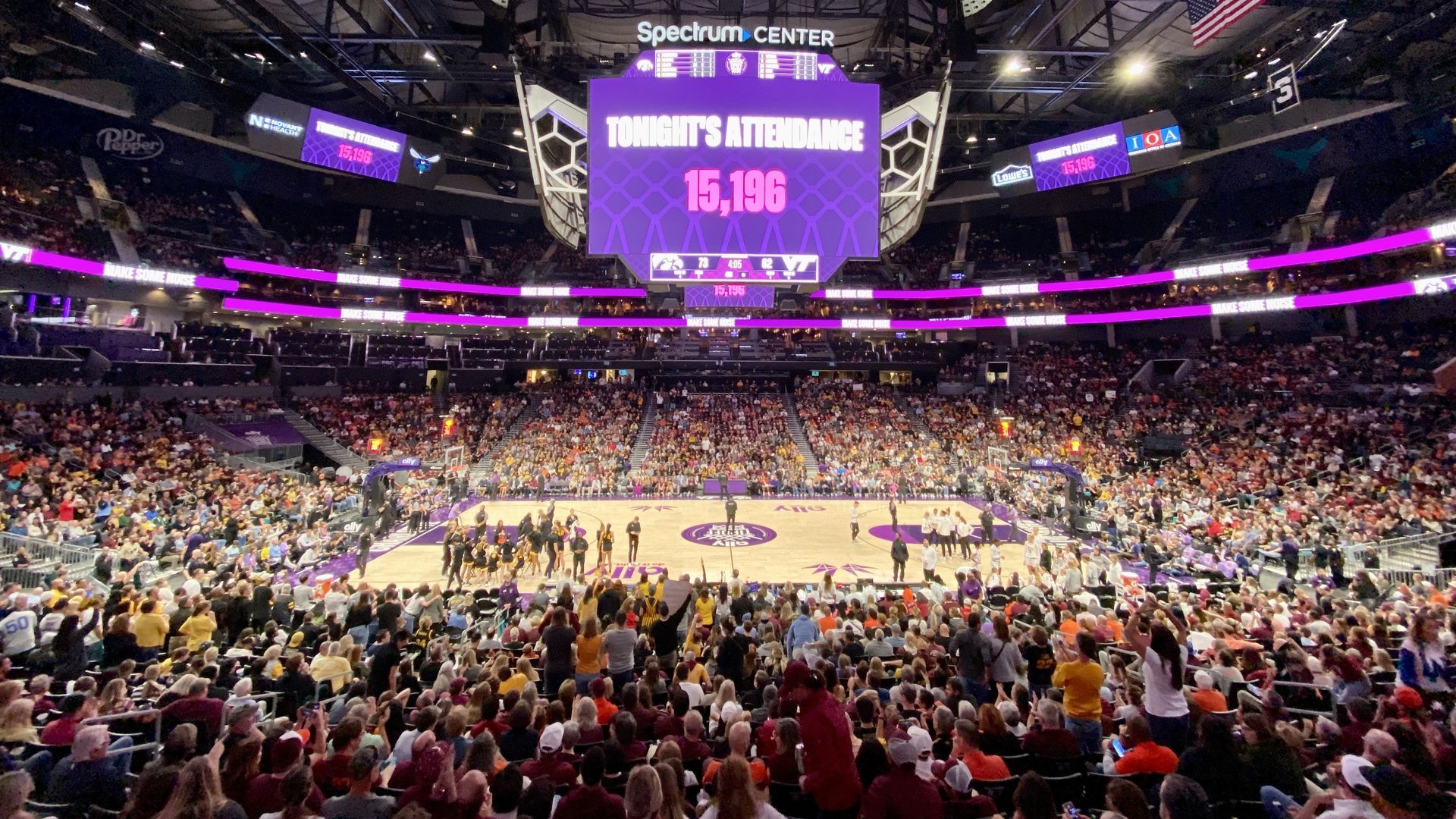 15,196 people showed up for women’s college basketball on a Thursday night in Charlotte last fall. Photo: Ashley Mahoney/Axios