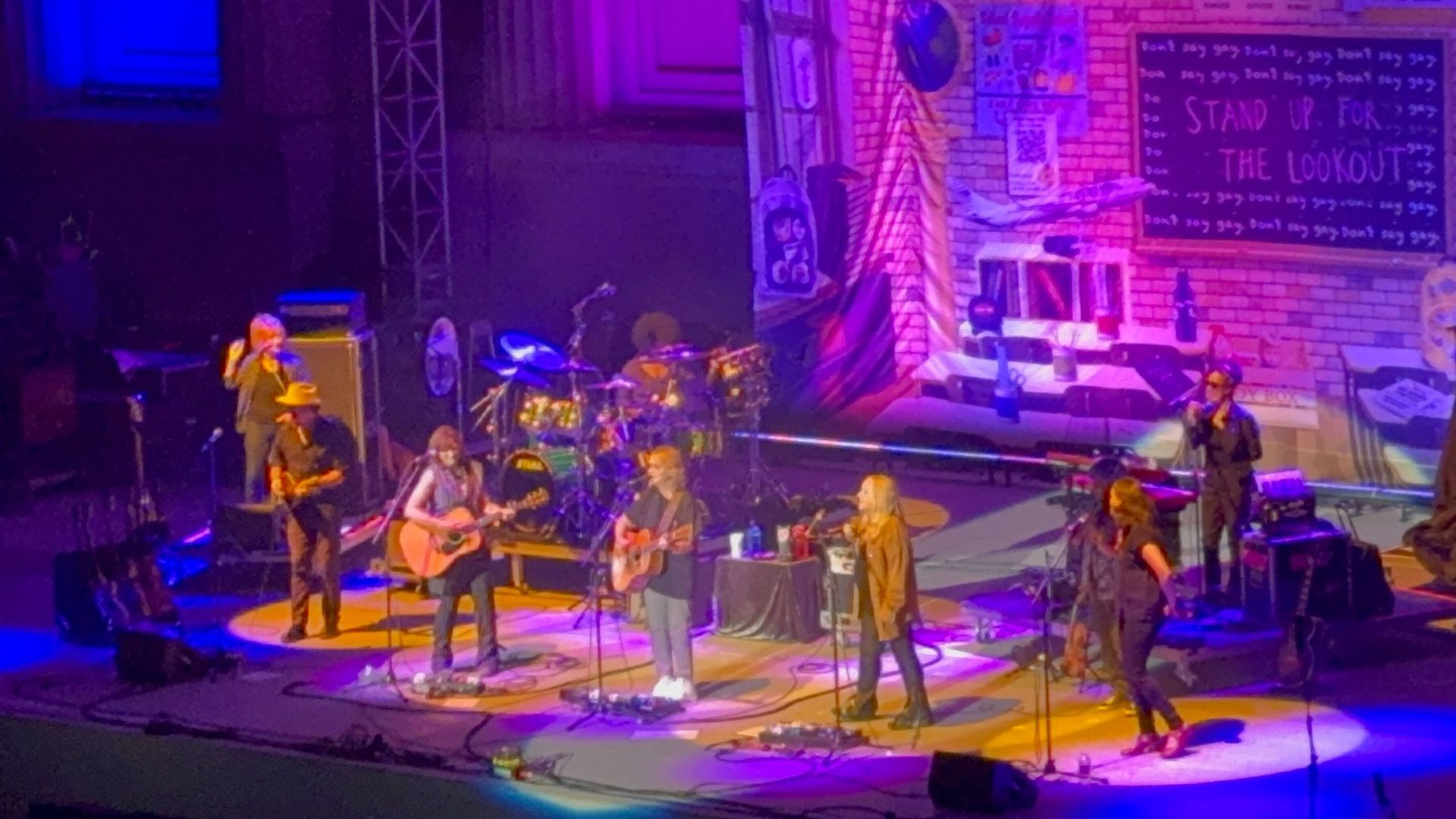 Melissa Etheridge joined the Indigo Girls for "Kid Fears" during a concert at the Greek Theatre in Berkeley on Saturday.