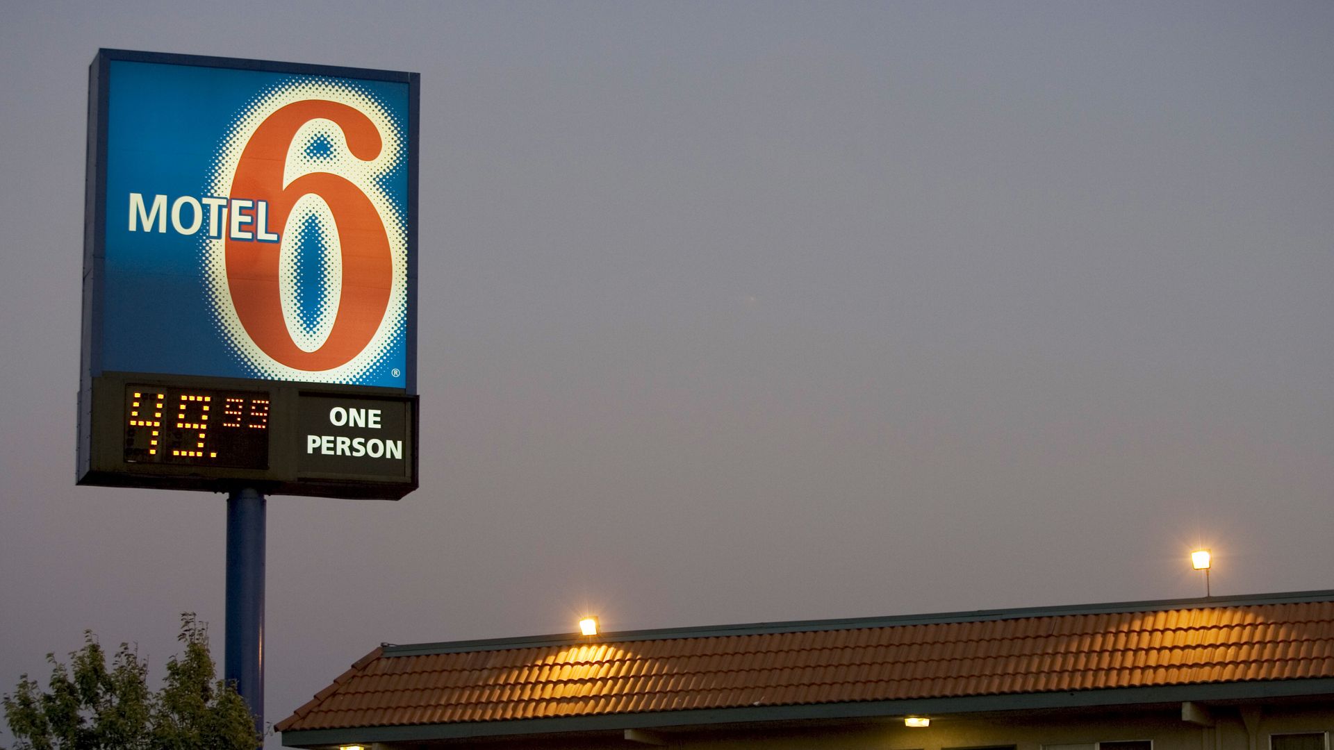 Motel 6 sign