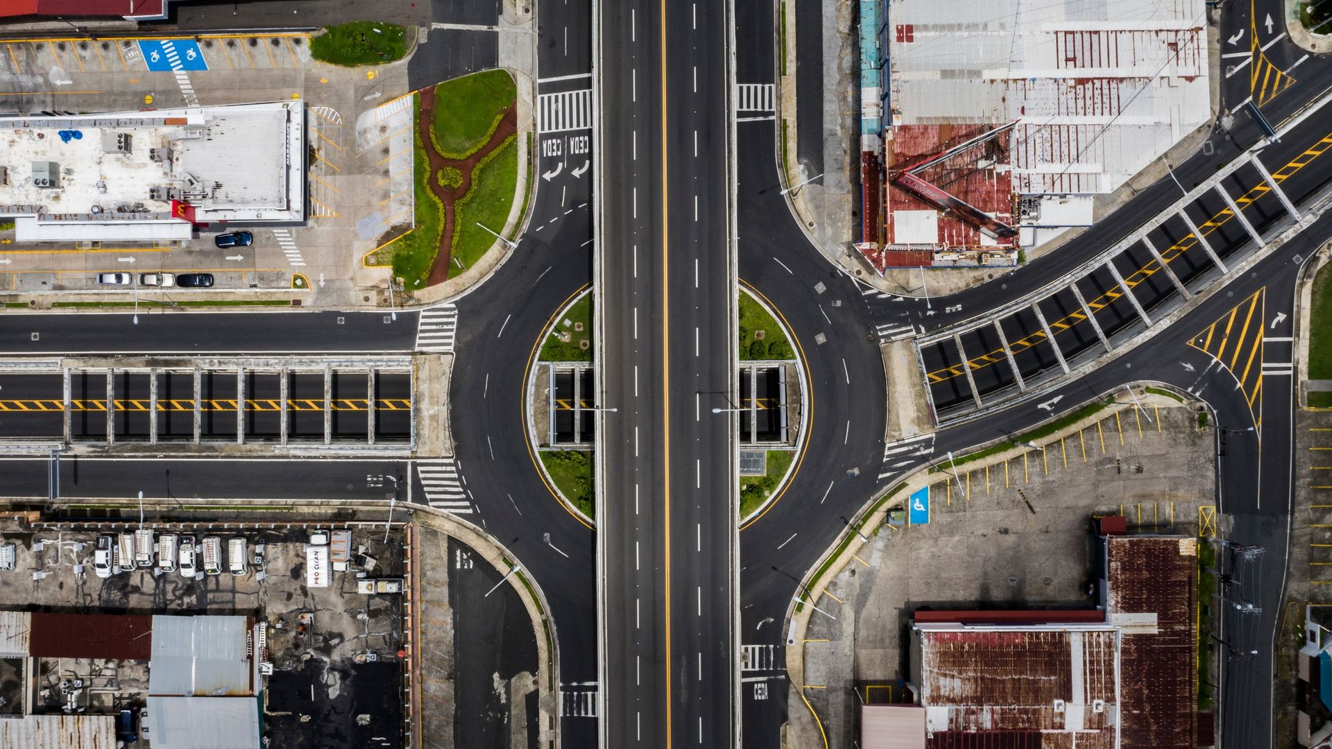 Aerial view showing the empty Via Simon Bolivar or Transistmica Highway, in Panama City, taken on May 31, 2020 during the last day of total lockdown. 