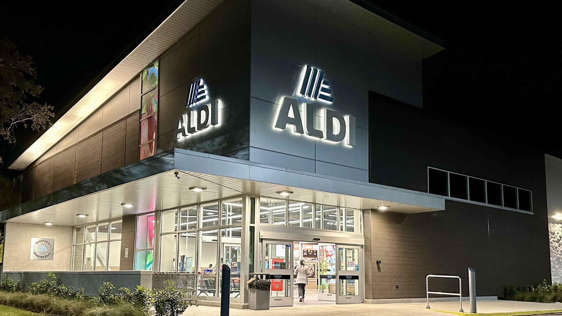 Aldi storefront at night