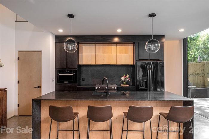 1825 Merriman Ave, kitchen