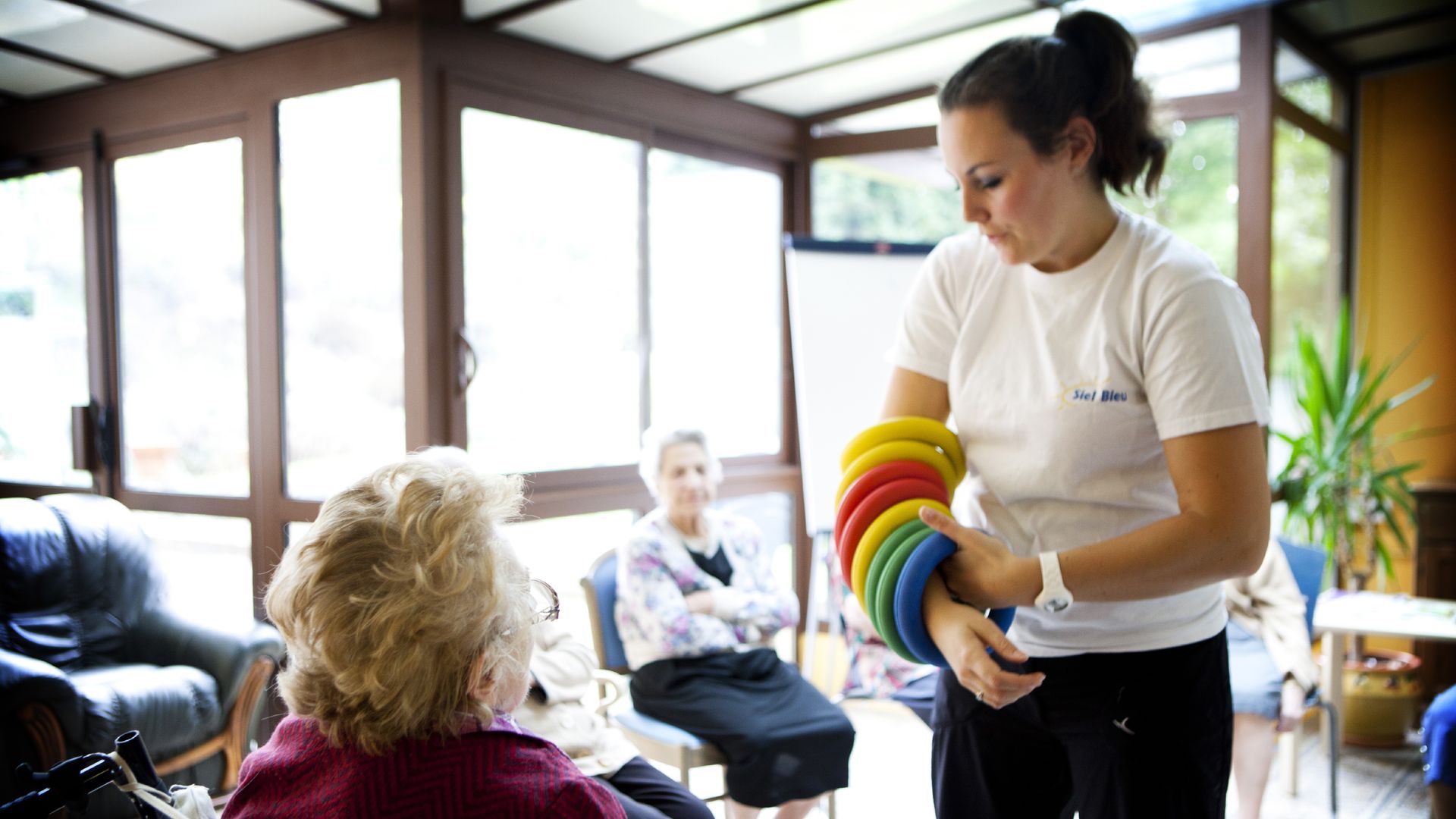 Photo of home for people with Alzheimer's who are participating in gym activities