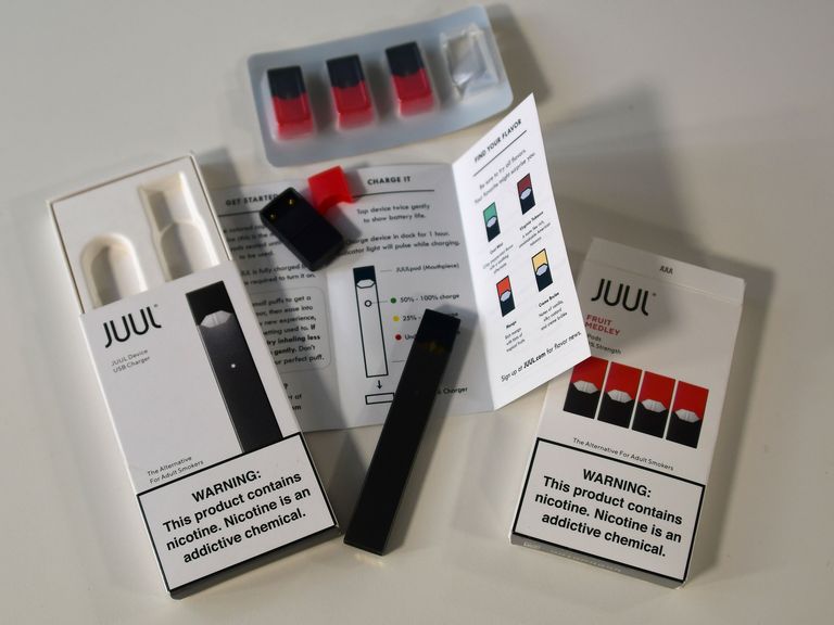 juul device with charger JUUL main image 0