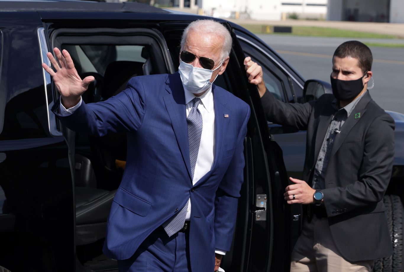 Biden says he spoke with Jacob Blake by phone for 15 minutes thumbnail