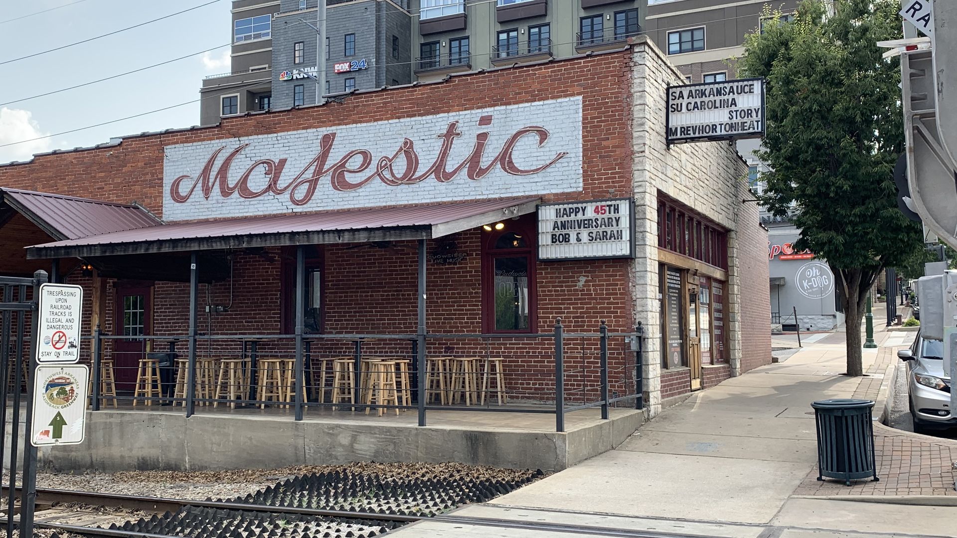 photo of george's majestic lounge