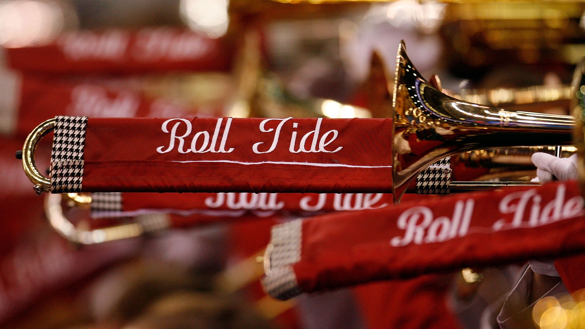 roll tide banner on trombones