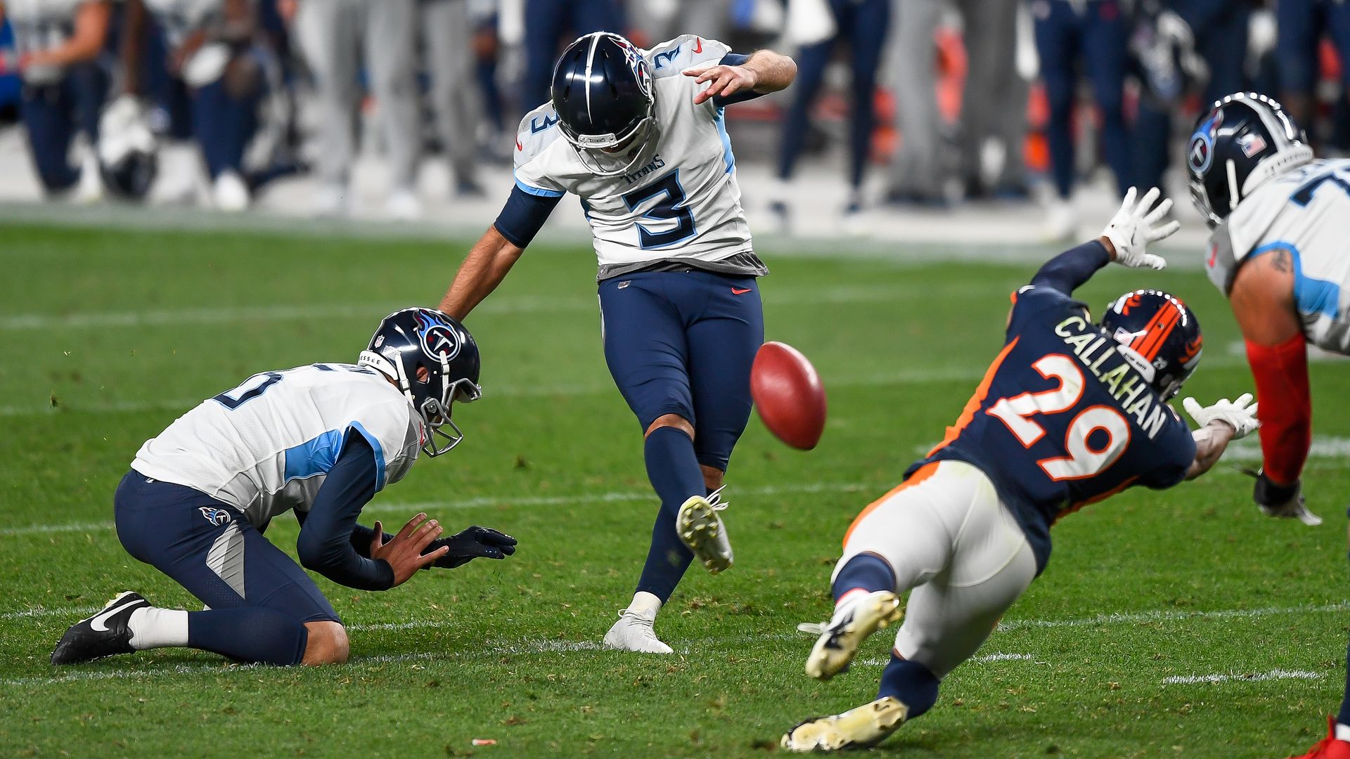 Stephen Gostkowski kicking