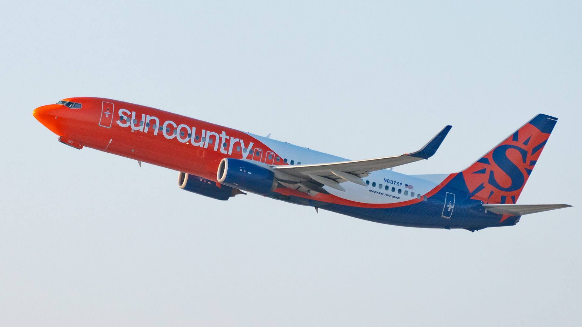 Picture of a Sun Country Airlines plane