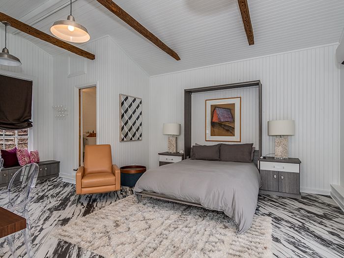 3021 Belvedere Ave guest house interior