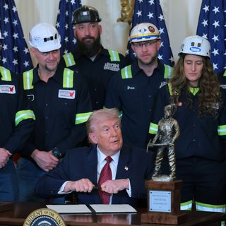 Trump orders Pentagon to buy electricity from coal plants