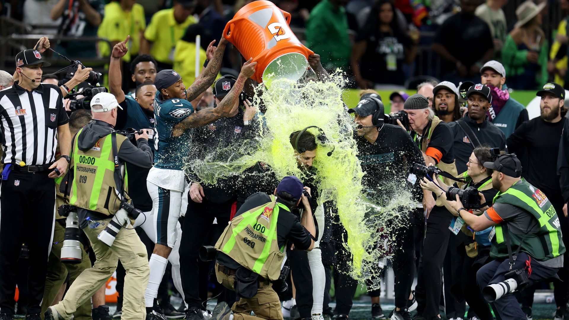 Photo shows Gatorade being dumped on Eagles coach