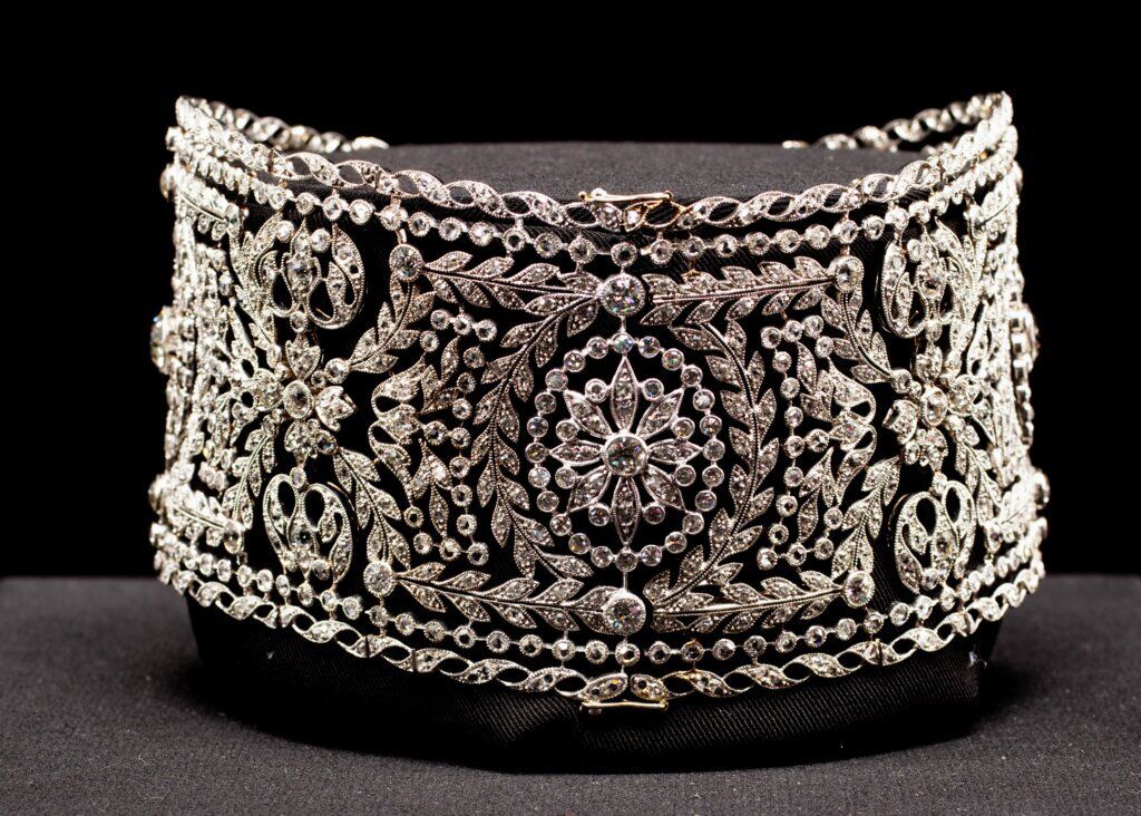 Diamond encrusted thick chocker style necklace.