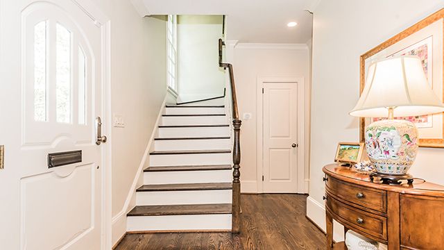 2509 Hampton Ave. entry