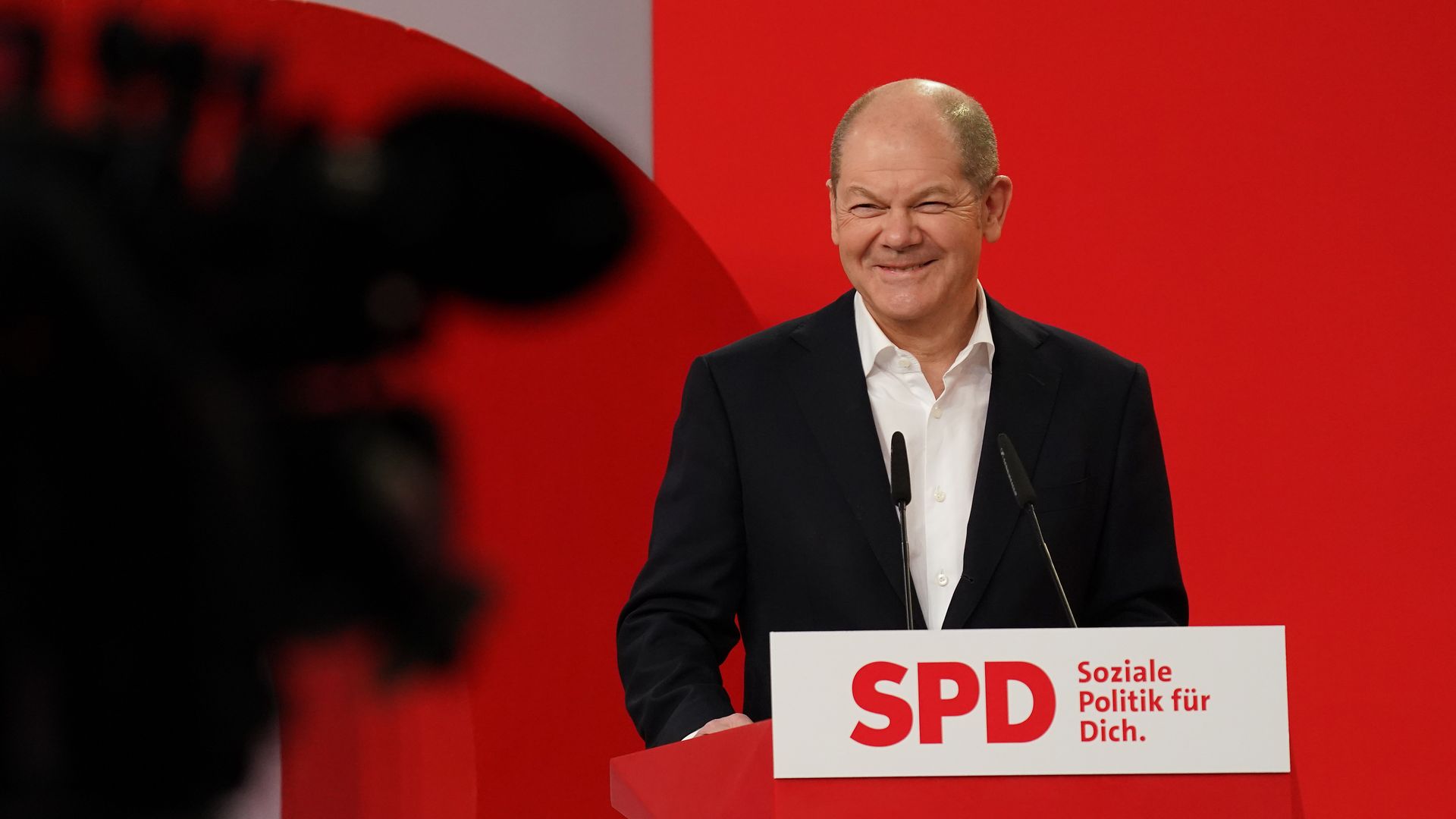 SPD leader Olaf Scholz speaks to the media on September 26.