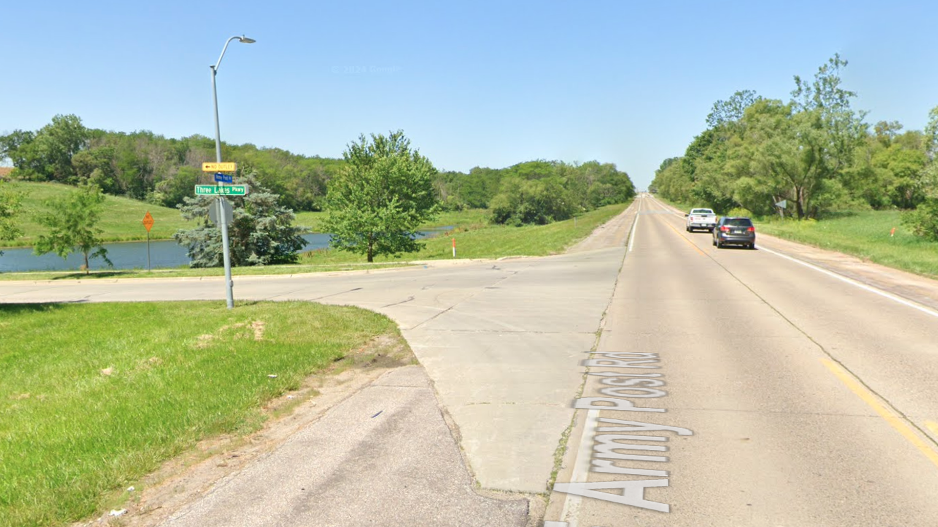 A photo o East Army Post Road and Three Lakes Parkway in Des Moines.