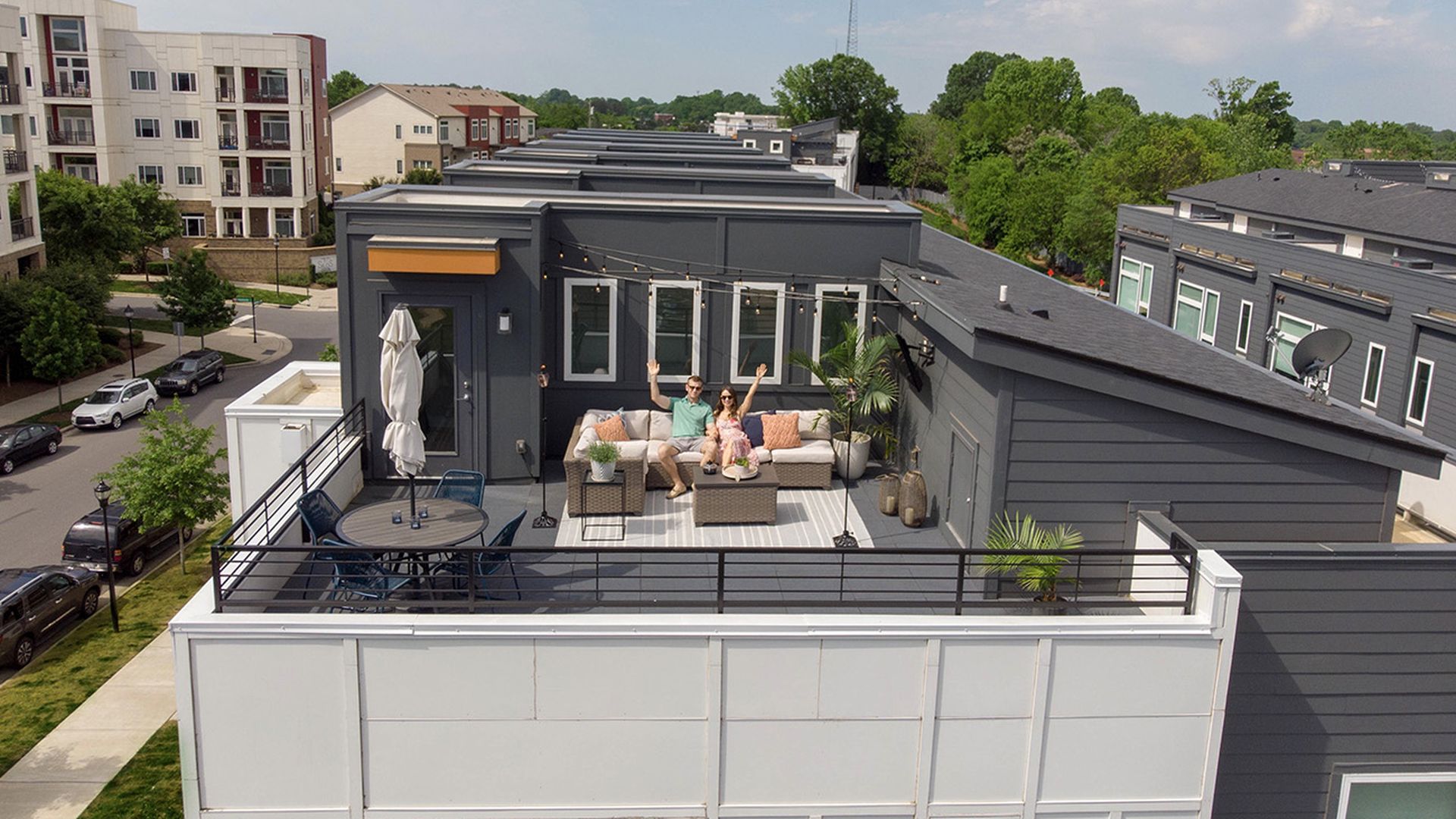 2704 Youngblood St header