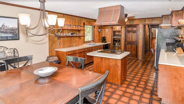 kitchen-of-home-for-sale