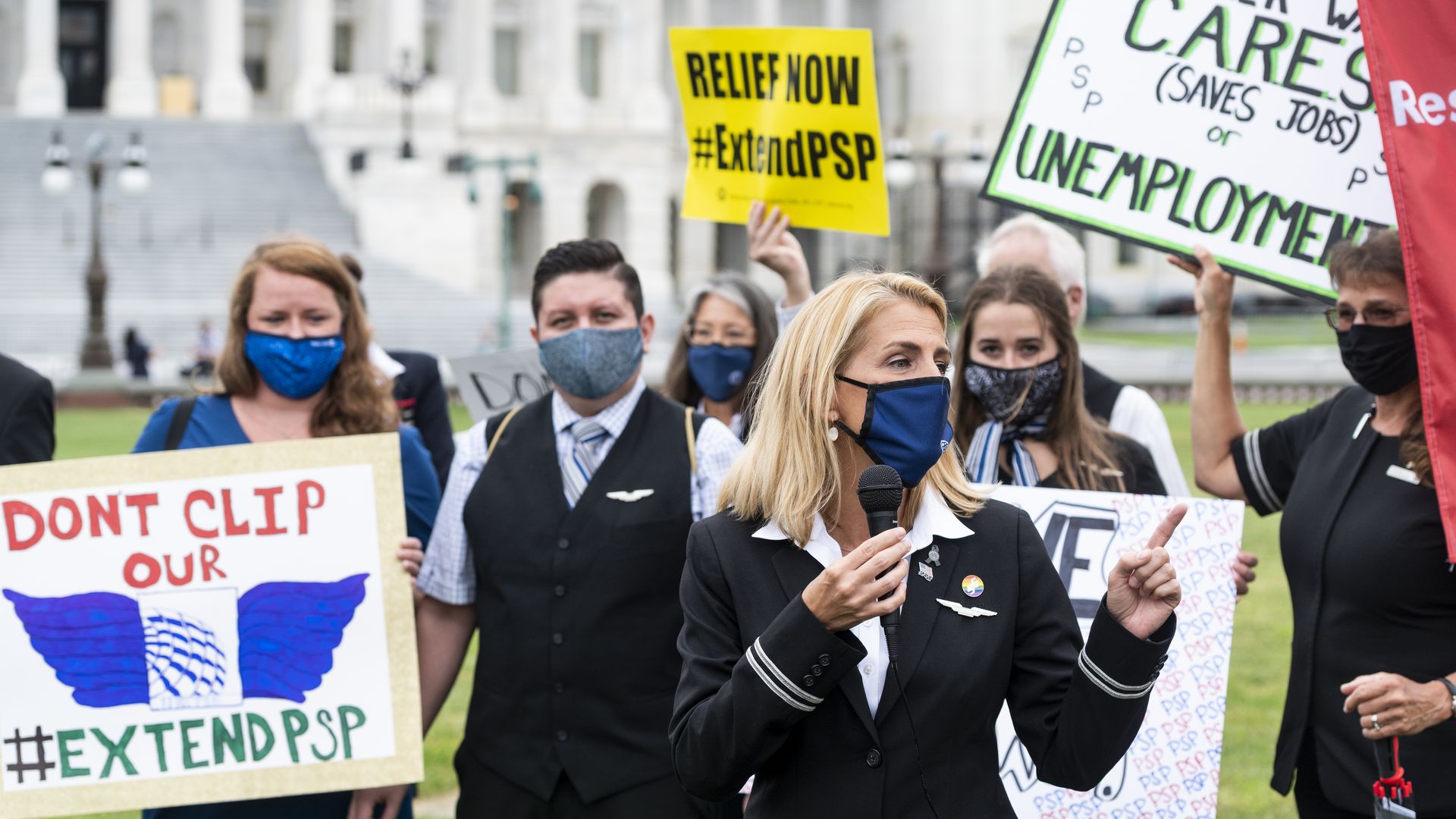 Image of flight attendants and airline workers protesting at the White House
