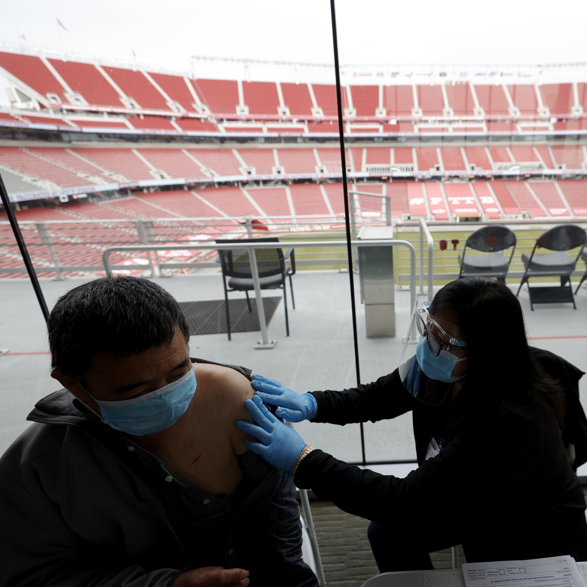 NFL effectively mandates COVID vaccinations for coaches, other staff